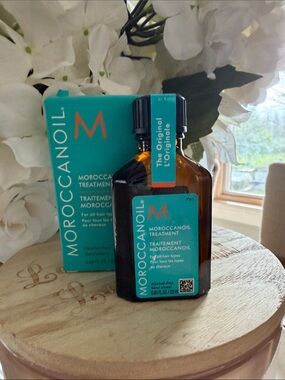 Moroccanoil Treatment for all hair types .85 fl oz